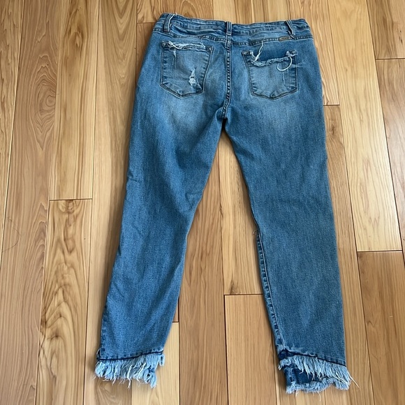 KanCan Nala women’s mid-rise Ankle Cropped Distressed Jeans - Picture 4 of 8